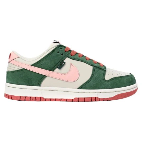 SB Dunk Low All Petals United