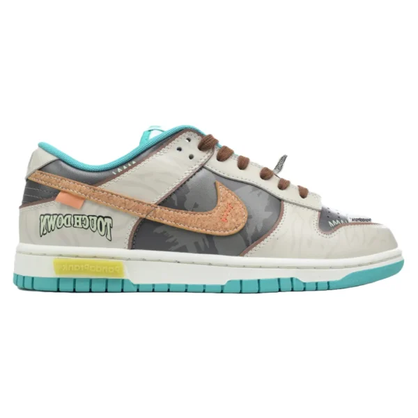 SB Dunk Low Panda Prank