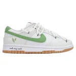 SB Dunk Low Scrap