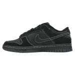 SB Dunk Low Triple Black - Afbeelding 2